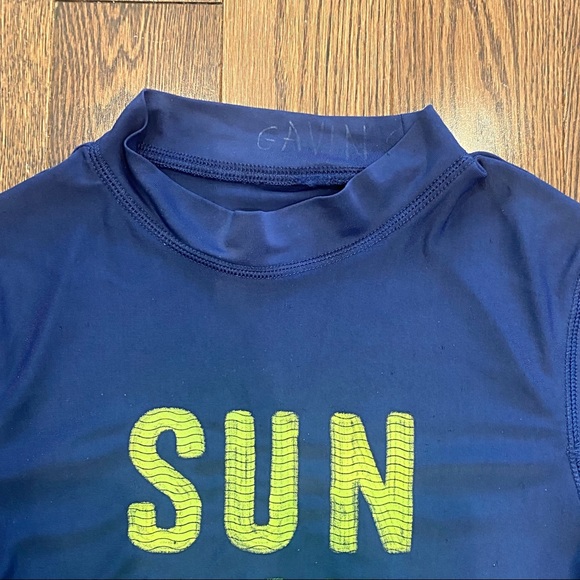 {Cherokee} Rash-guard, S (6-7) - Picture 2 of 3